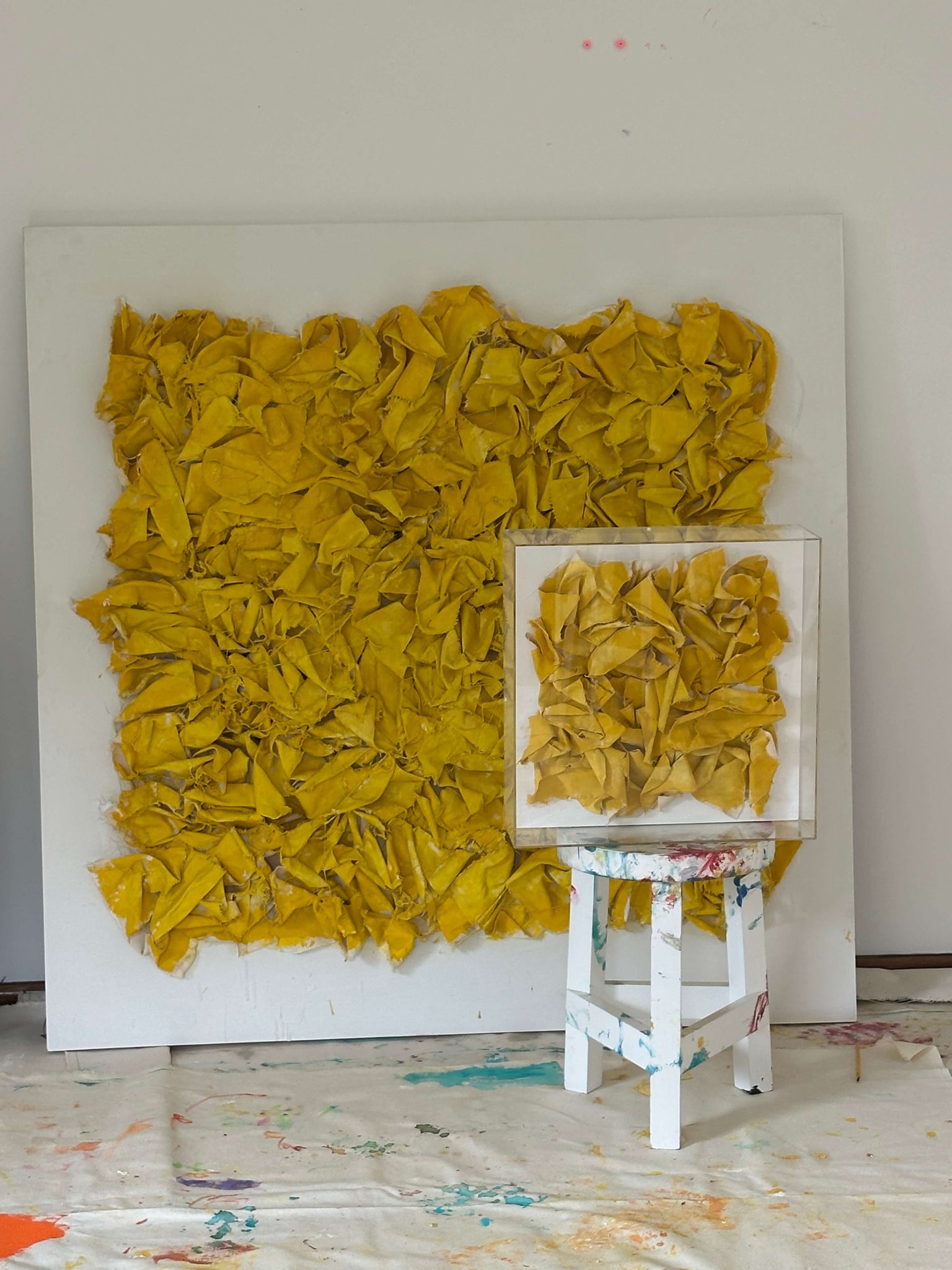 Bright and emotional small-scale artwork – MINI YELLOW by Latin American artist Marcela Cadena